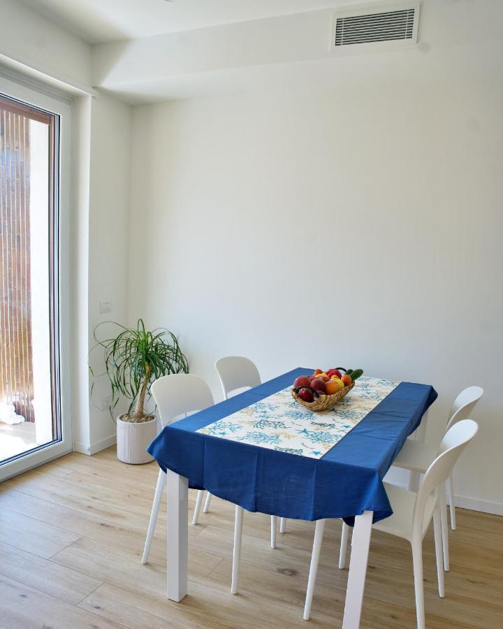 The Blue - Lake / City View Modern Apt Near Villa Olmo Como Buitenkant foto
