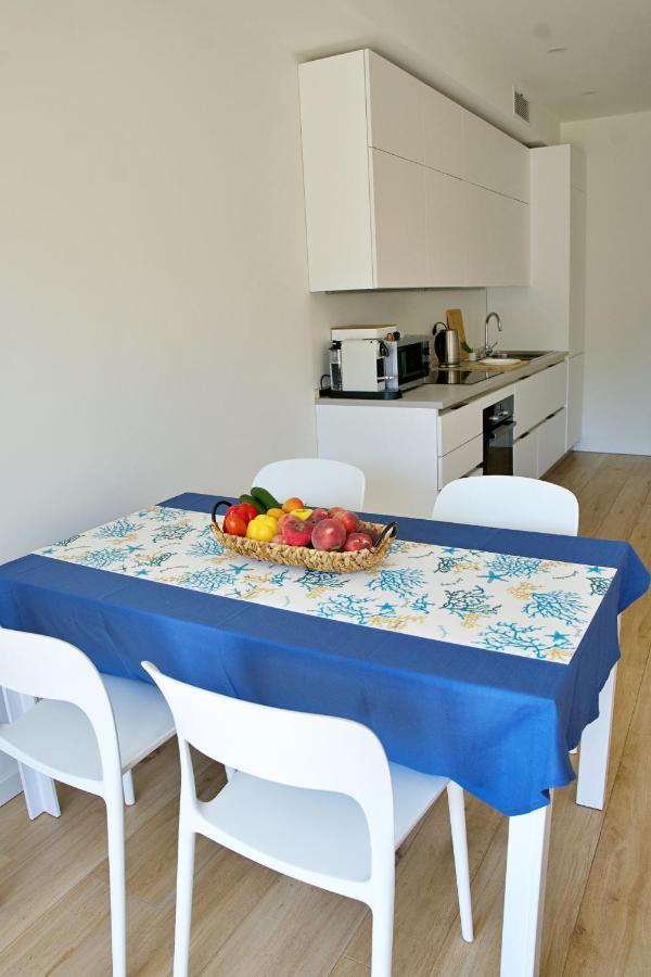 The Blue - Lake / City View Modern Apt Near Villa Olmo Como Buitenkant foto